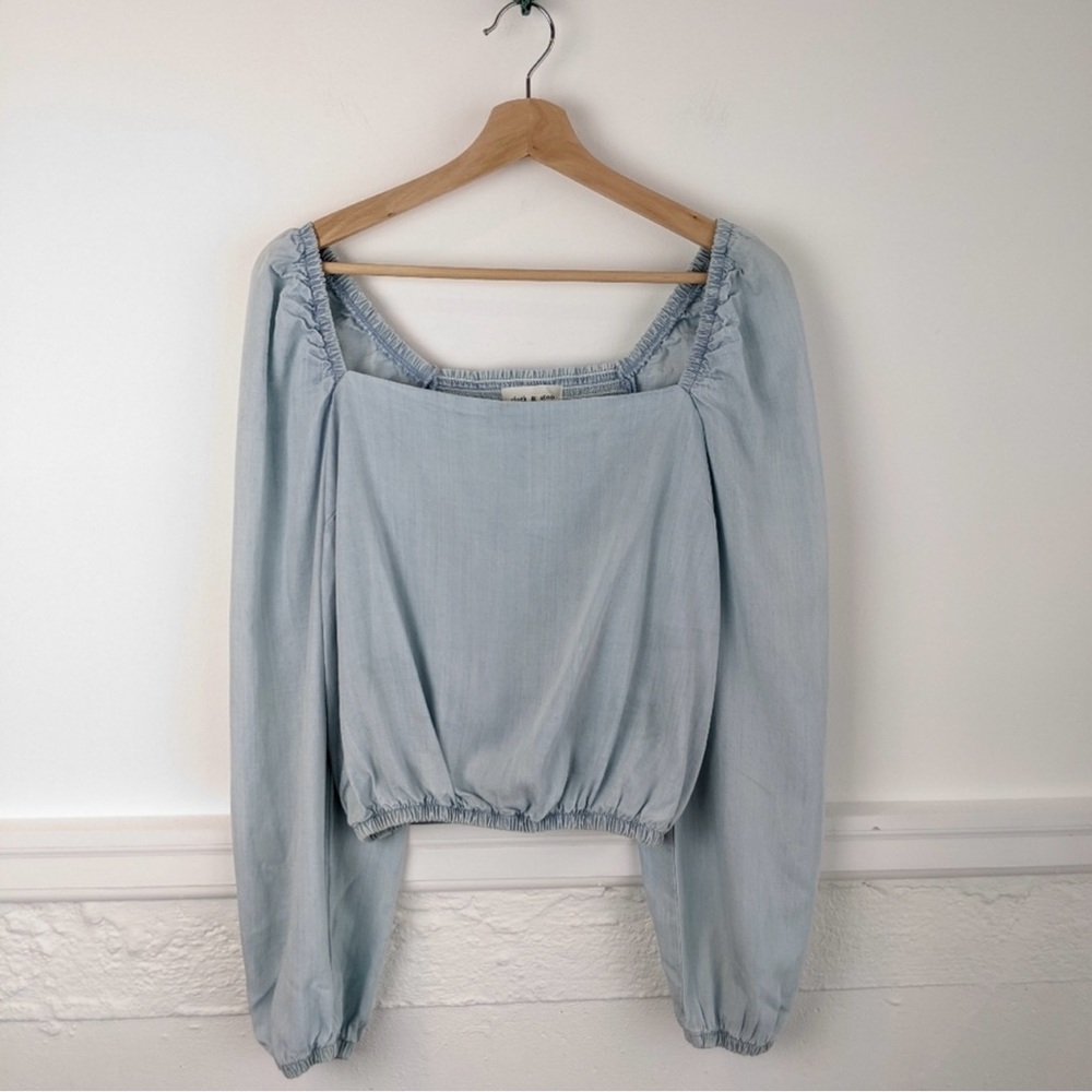 Anthropolgie Cloth And Stone Smocked Chambray Top